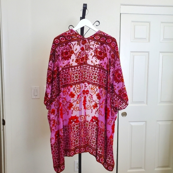 NWOT Urban Outfitters Fuschia Red Kimono, One Size - Picture 5 of 5
